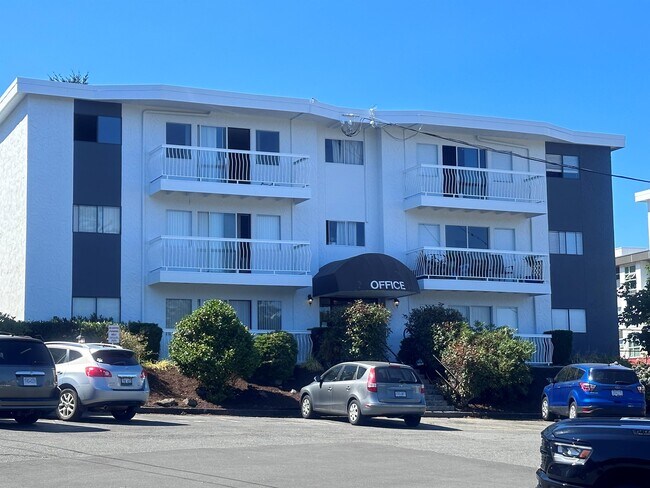 Photo - 1595 Boundary Crescent