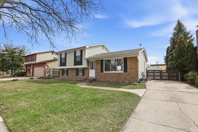 Photo - 41427 Larimore Ln