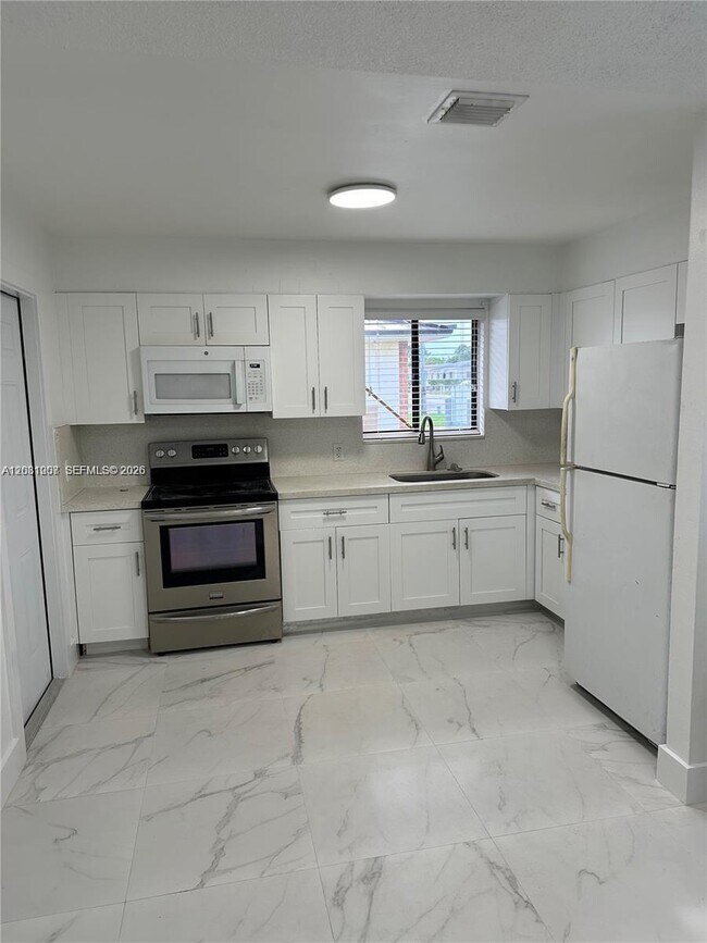 324 E 34th St Unidad 1