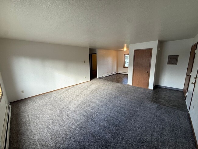 Building Photo - 216 N Flower-4 Unit 4
