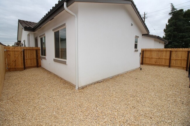 Photo - BRAND NEW 2BED/2BATH with SOLAR - Clinton/Arthur