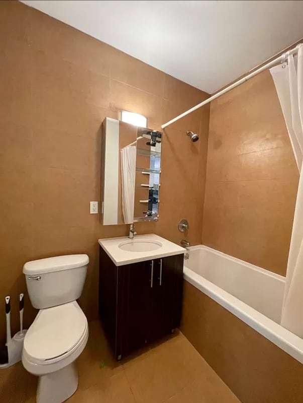 Photo - 174 Bay 29th St