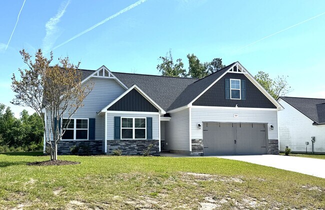 Photo - Beautiful home! Convenient to the city with all shopping!