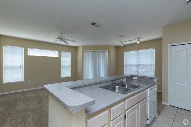 1BR, 1BA - 784SF - 5501 Legacy Crescent Pl Riverview, FL 33578-3833