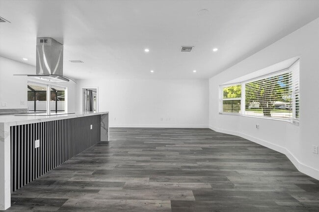 1650 NW 9th St