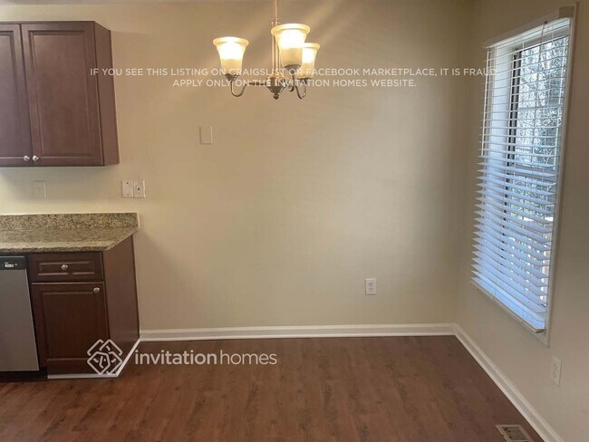 Photo - 321 Honeysuckle Terrace