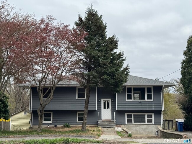 Building Photo - 158 River Rd