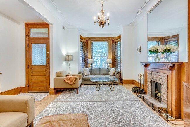 Photo - 921 W Newport Ave Unit J02P