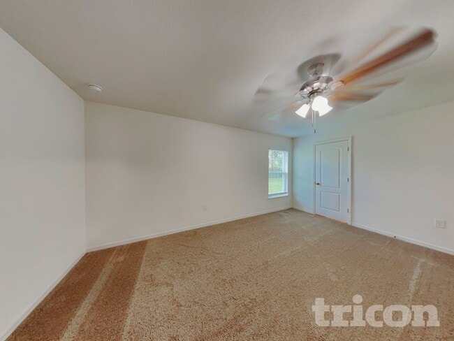 Photo - 2 Riverina Dr