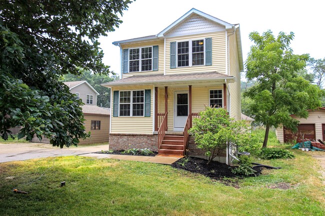 Photo - 2030 Dodge St House