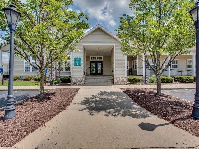 The Landings at Chandler Crossings
