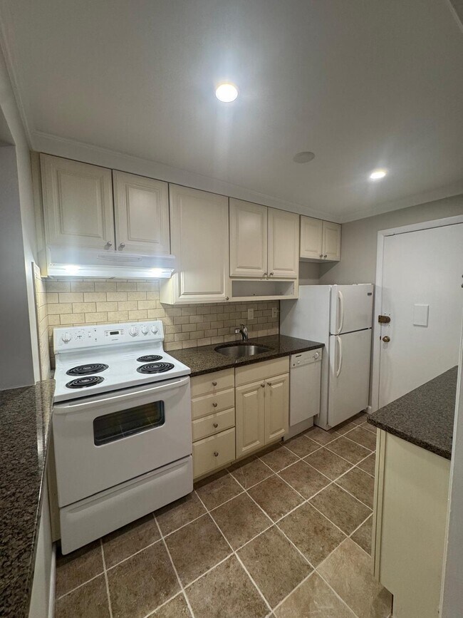 Photo - 28 Brentwood St Condo Unit 5