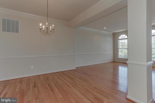 Photo - 22616 Welborne Manor Square
