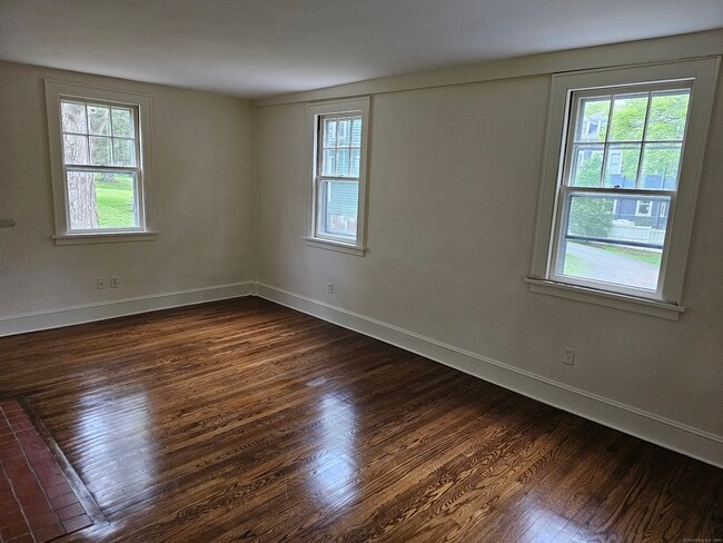 Photo - 17 Pleasant St