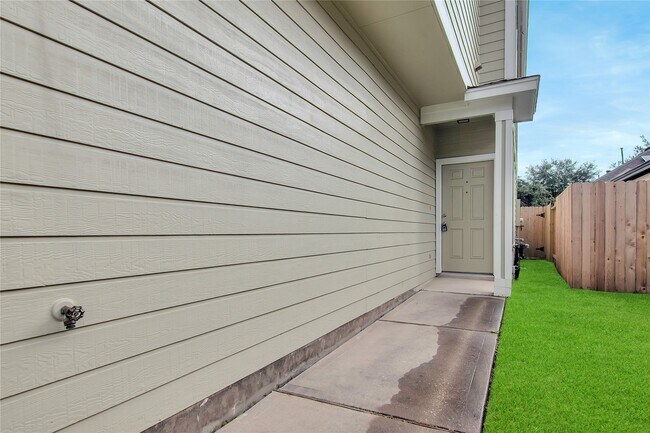 Photo - 16518 Strathmore Manor Ln