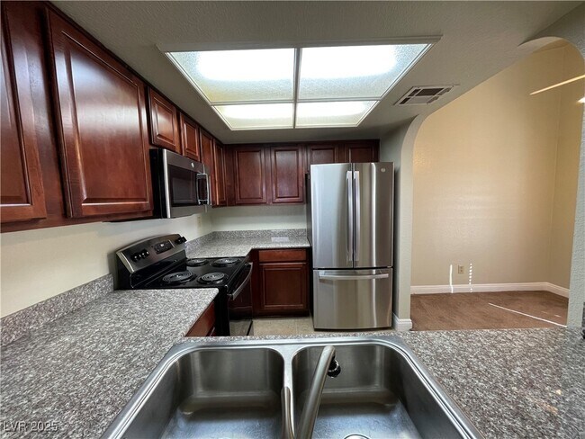 Photo - 2912 Bluegill Way Unidad C