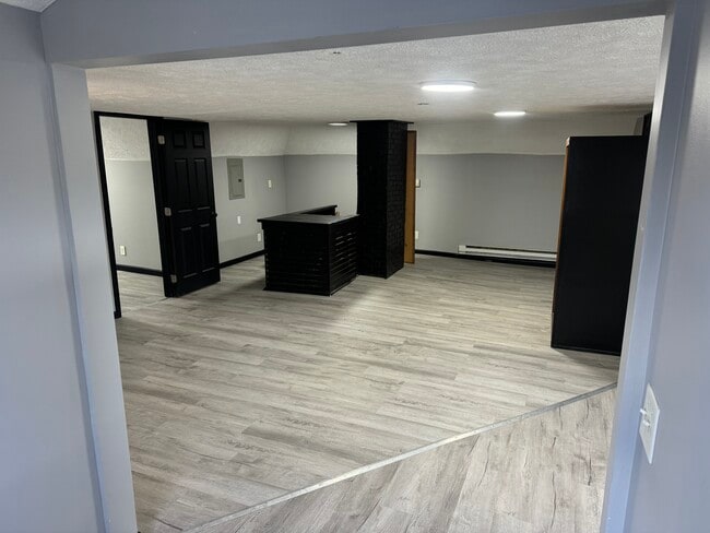 Building Photo - 324 Walnut Ave Unit 4