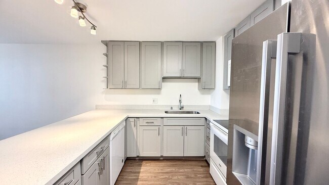 Photo - Beautifully Renovated 2-Bedroom, 2-Bathroom Condo 1-Parking Unit E1614