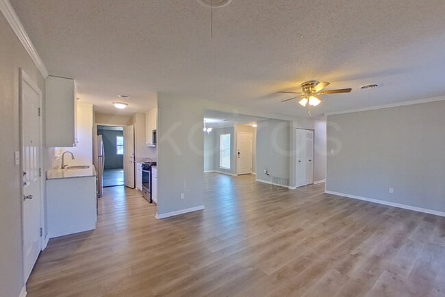 3400 Teckla Blvd