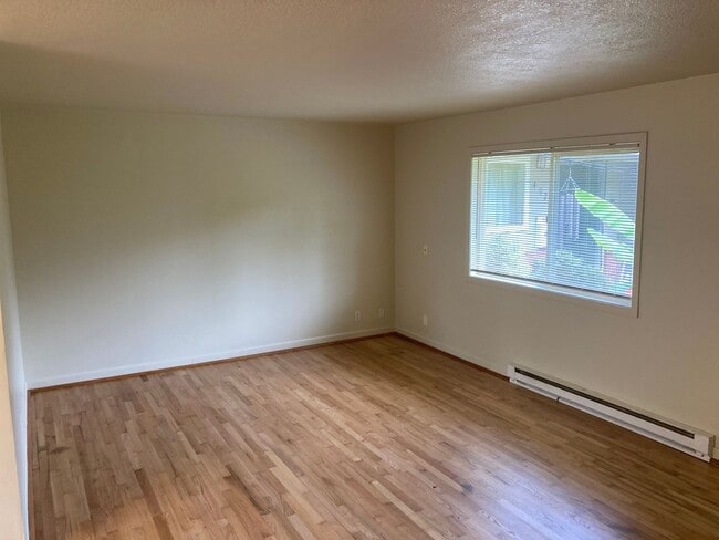 4955 SW Lombard Ave Unit 4955