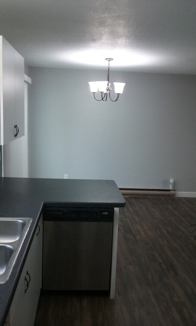 Photo - 1513 W Veterans Pkwy