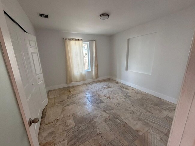 Photo - 1618 NE 33rd St