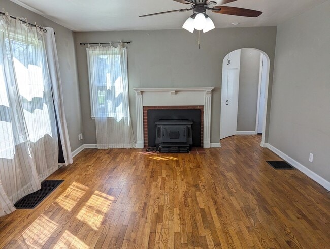 Photo - AVAILABLE NOW! - 2 Bedroom / 1 Bath Home in Great Beavercreek Neighborhood!