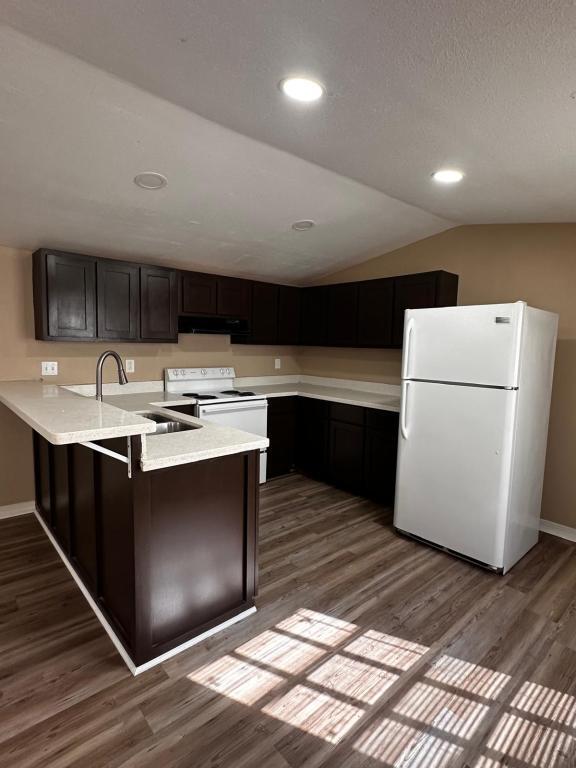 Photo - 300 S 1st St