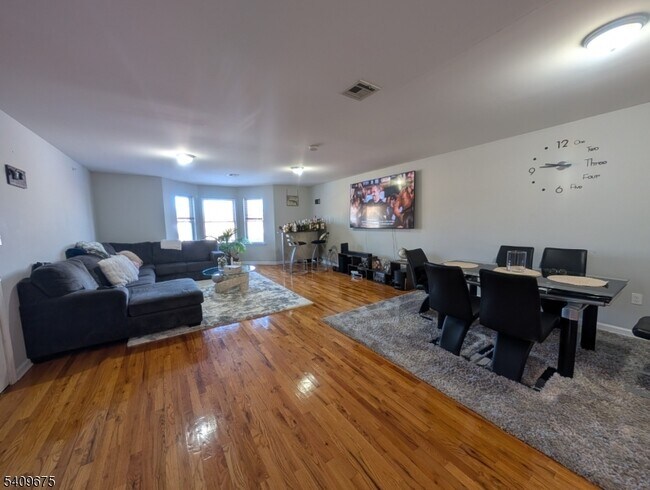 Photo - 14 Hunter St