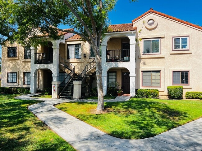 Building Photo - Mira Mesa Two Master Bedroom Upper Level Corner Condo Unit 30