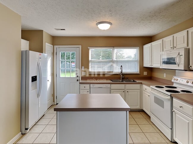 Photo - 1700 Stone Hollow Ct