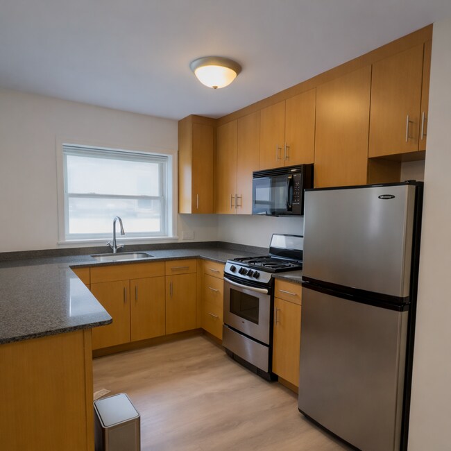 Building Photo - 461 Park Dr Unit 104