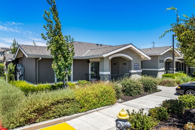 Alternate Building View - Greenbriar