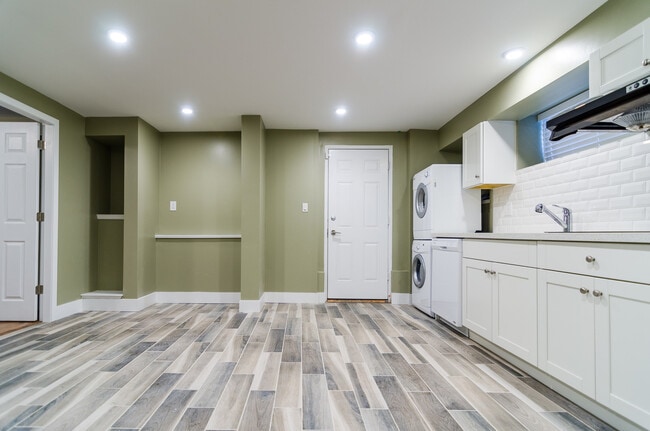 5035 Maitland St Unit Garden Suite