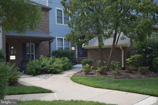 Building Photo - 5032 Beech Ct Rental