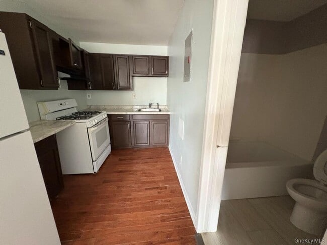Photo - 208 Main St Unit D