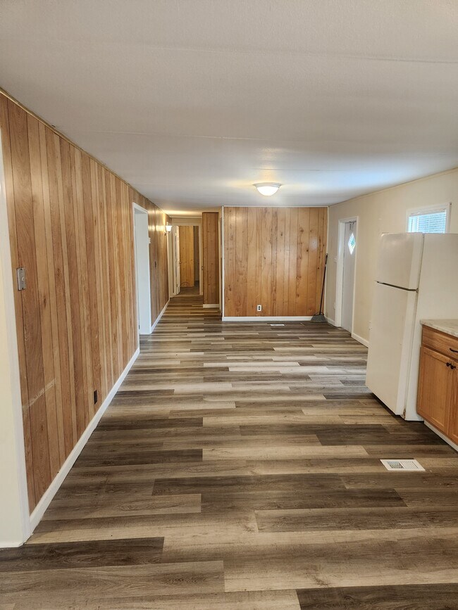 Photo - 327 Becky Ln