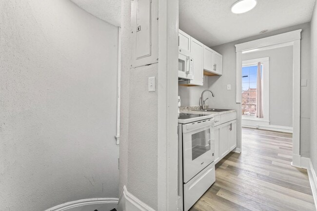 Photo - 621 E Main St