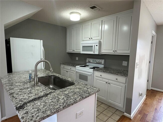 Photo - 2866 Florence Dr