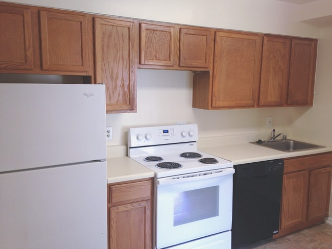 Photo - 8263 Russell Rd Apartamento