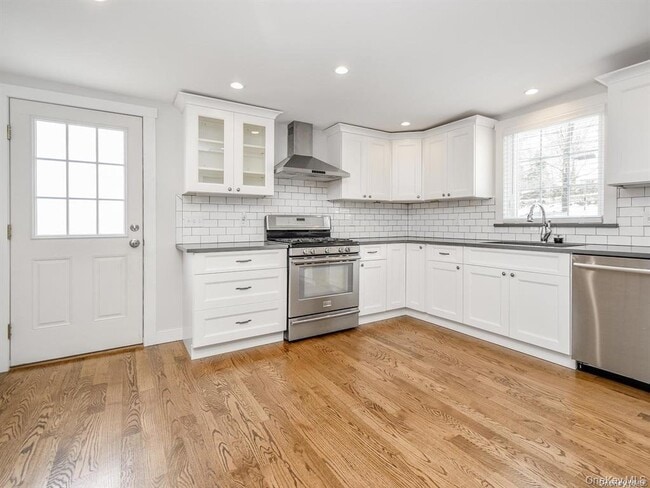 Photo - 125 W 15th Ave