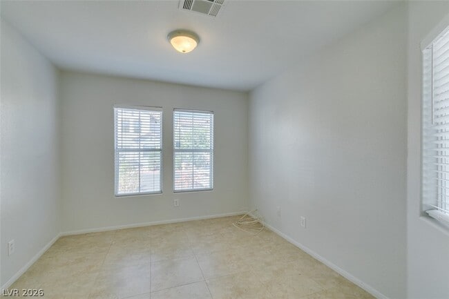 Photo - 868 Blue Rosalie Pl