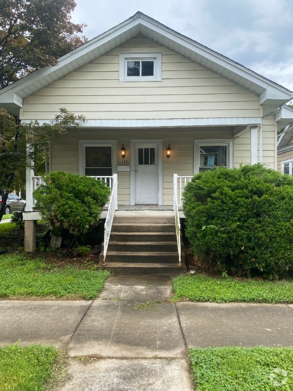 Building Photo - 128 South West End Boulevard Rental