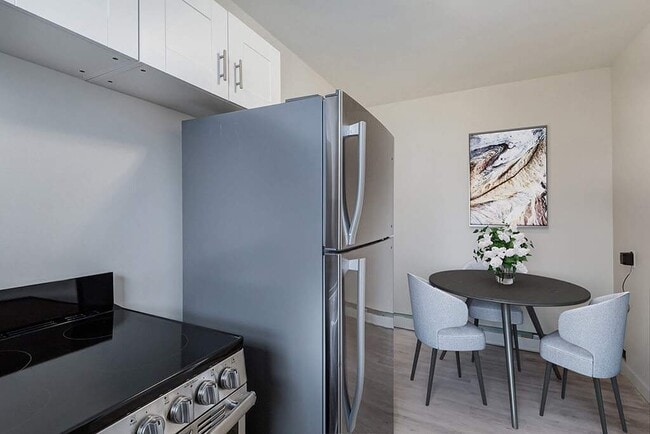 Lakeview Apartments - Lakeview Apartments