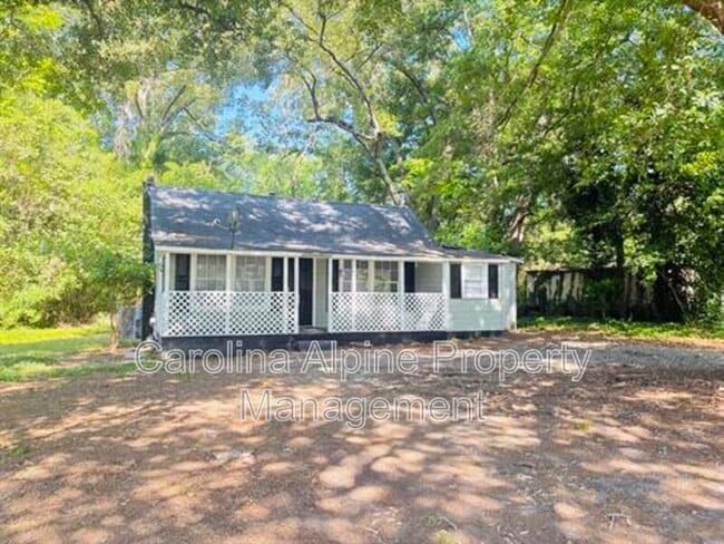Photo - 407 Digh St