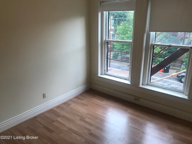 Photo - 1304 S Brook St Unit 2