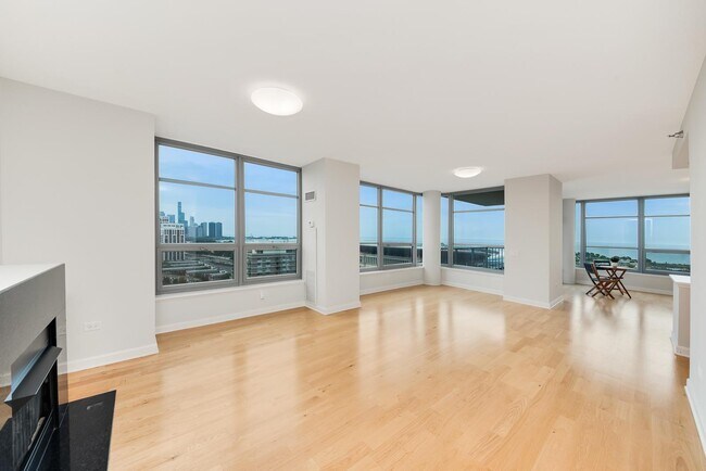 Photo - 1600 S Prairie Ave Unit 1902