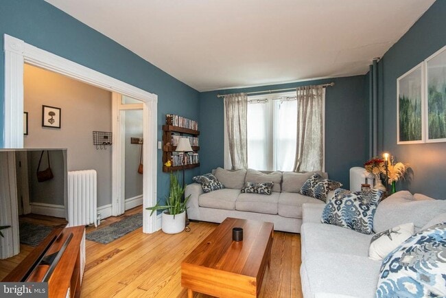 Photo - 445 Nevin St