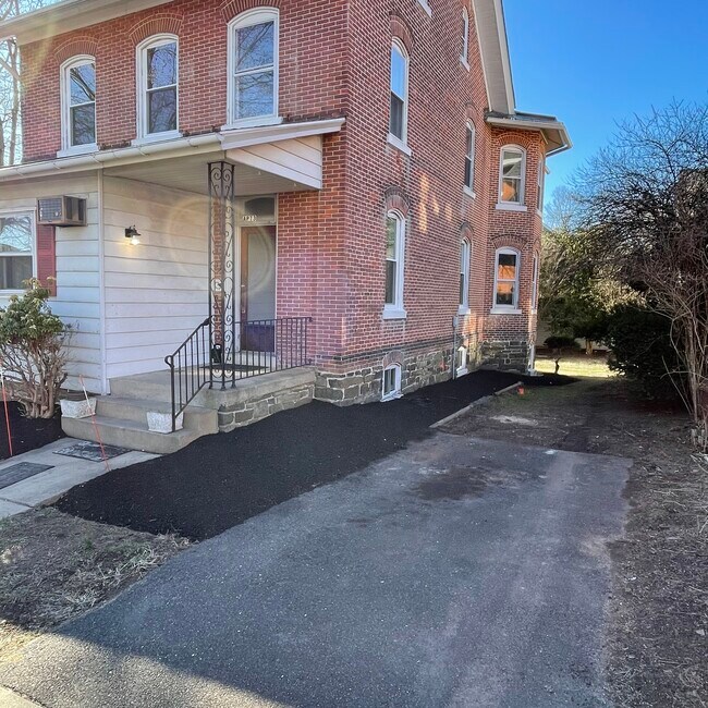 Photo - 120 S 6th St Unidad 3