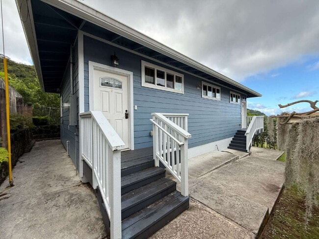 Building Photo - Charming 1-Bedroom, 2-Bathroom Cottage in ... Unit A Rental